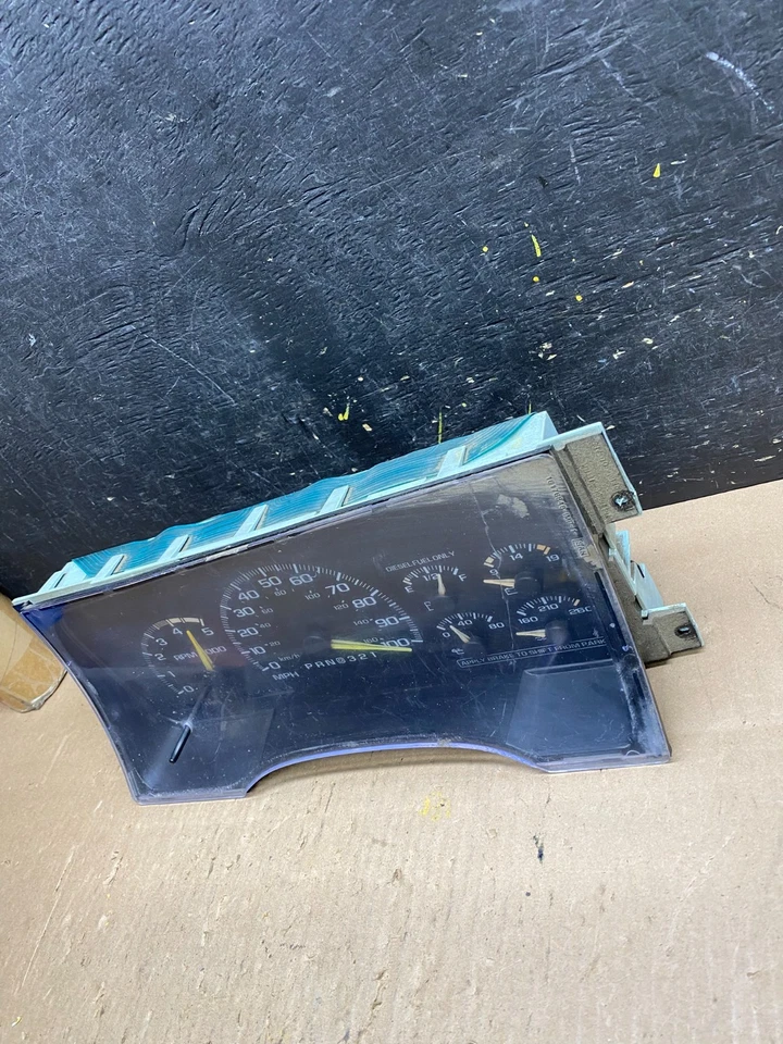 1995 a 1999 Chevrolet Silverado medidor de cluster suburbano velocímetro T4945 DG - Imagem 3 de 4