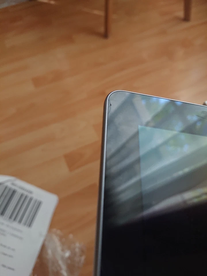 Samsung Galaxy Tab Pro S 128SSD Windows tablet with keyboard (Dead Motherboard) - Image 3 of 4