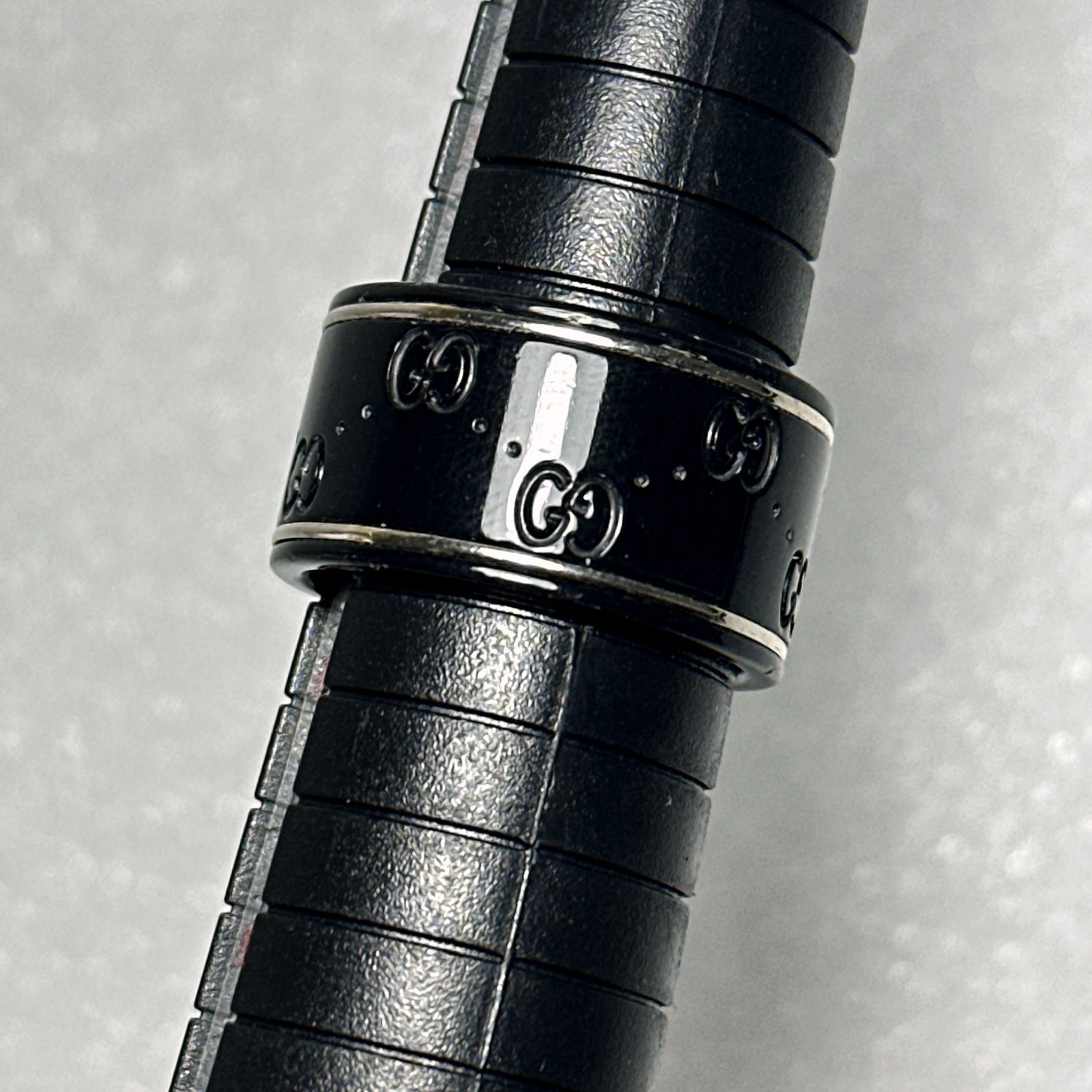 GUCCI Icon Ring, Embossed Interlocking G, Ceramic… - image 11