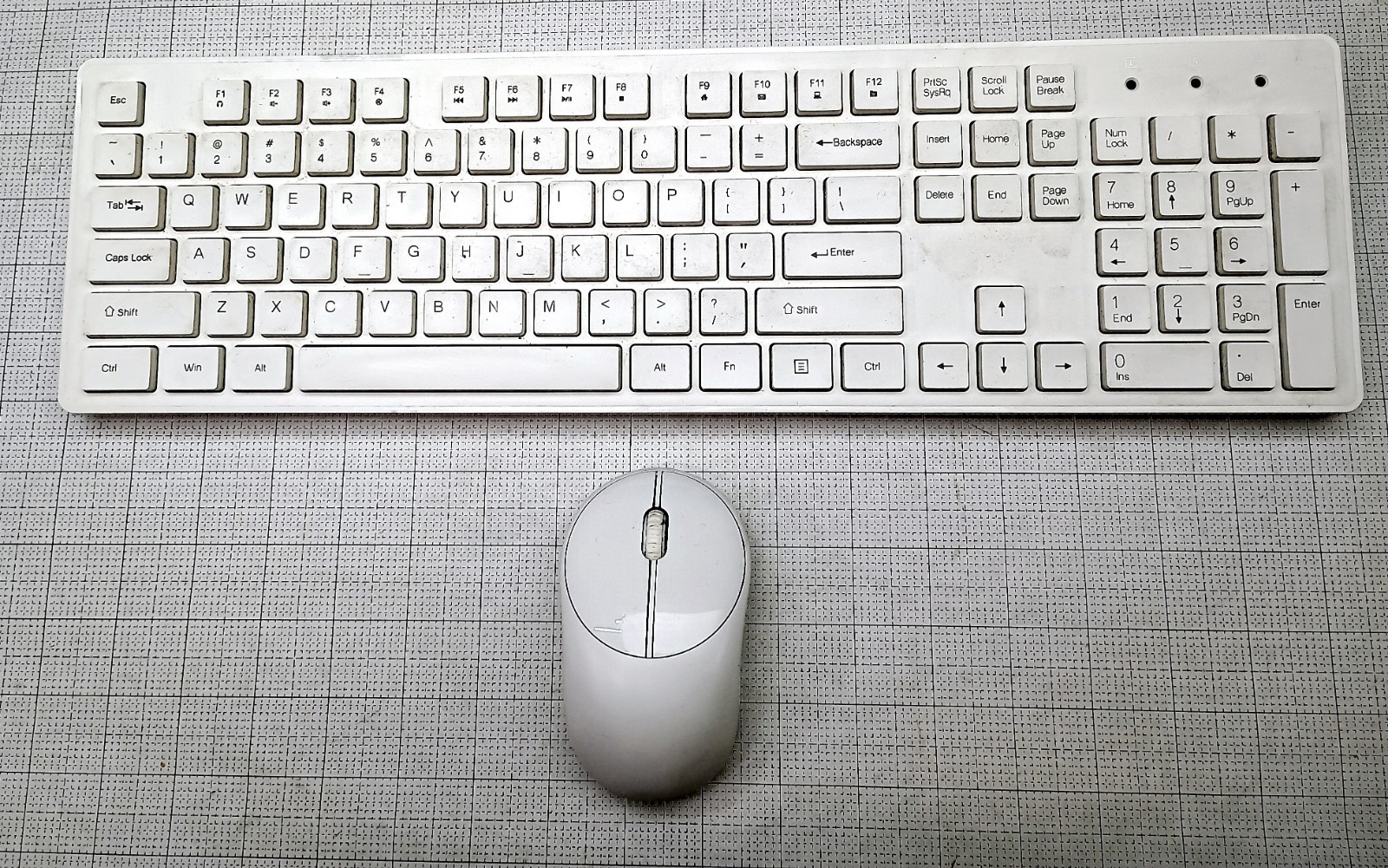 Wireless Keyboard/Mouse Combo - white - good condition - wit