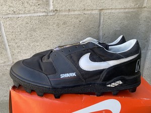 nike shark cleats 1990