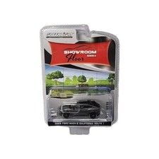 Greenlight '23 Ford Mustang Mach-E California Route 1 Showroom  Series 4 Floor