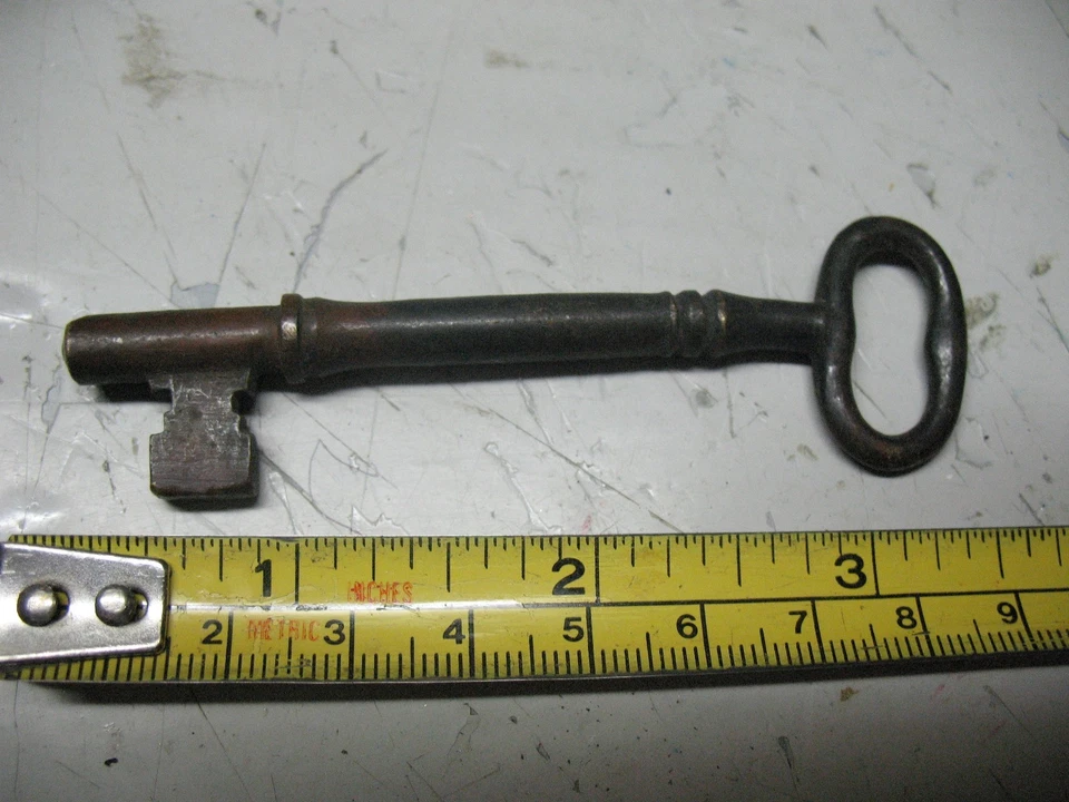  ANTIGUA LLAVE ESQUELETO LATÓN/BRONCE 3 Y 1/4"" NÚMERO 17    Foto 2 de 2