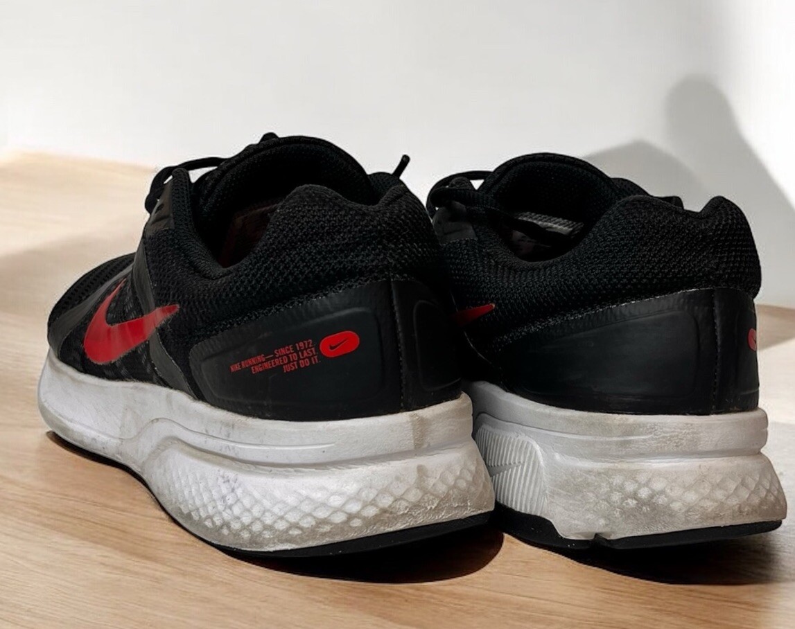 Size 8 - Nike Run Swift 2 Black University Red for sale 