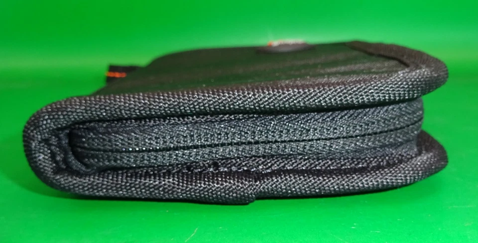 NWOT Lowepro 12 Pocket Nylon Wallet CF,XD ,SD,SDHC Memory Card Wallet Nylon Zip - Image 4 of 4