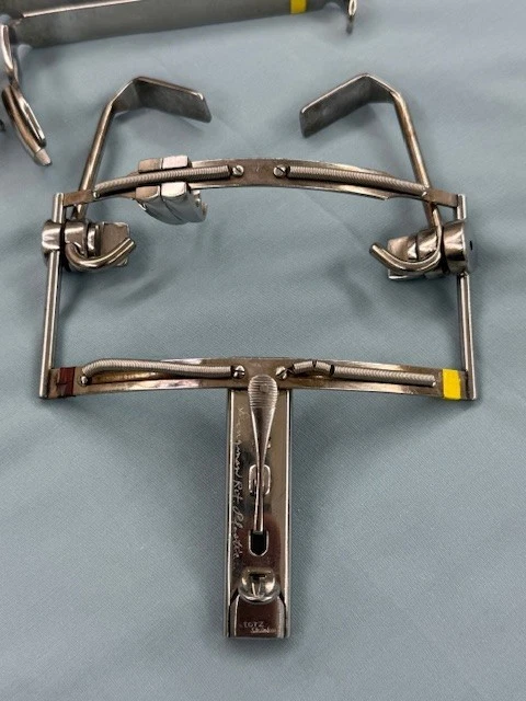 KARL STORZ N5954 aka 743500 Dingmann Tonsillectomy Mouth Gag w/ Hooks 5.75"x6" - Image 2 of 4