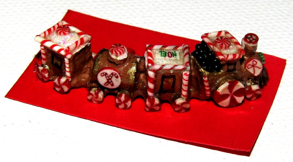 De colección Casa de Muñecas Miniaturas Bastón de Caramelo Pan de Jengibre Juguete Tren Navidad Noel Foto 3 de 4