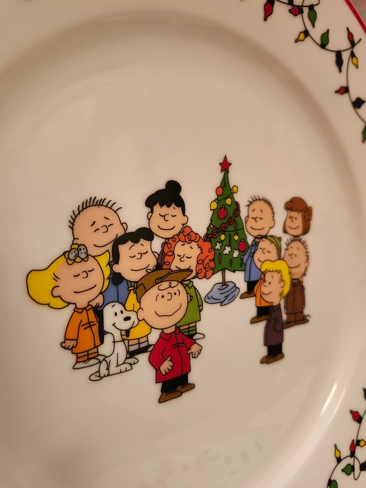 JUEGO DE 4 PLATOS DE CENA DE NAVIDAD PEANUTS A CHARLIE MARRÓN SNOOPY AND GANG NUEVOS Foto 2 de 4