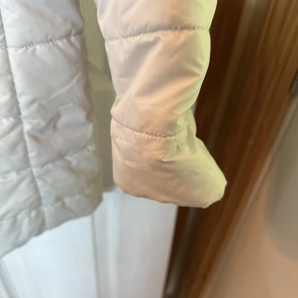 New Balance Women's Water-Resistant Hooded Jacket Athletic White M 42”x32” - Image 4 of 4