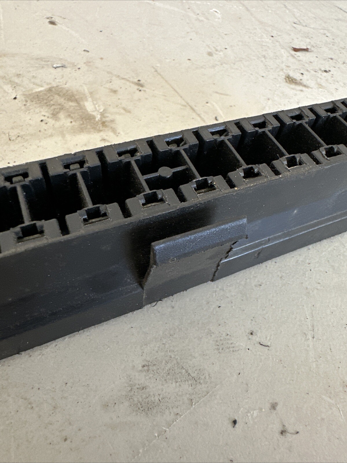 Ferrari Part 116262 Fuse Box Base 400i MONDIAL 8 MONDIAL QV P/R AS-IS READ