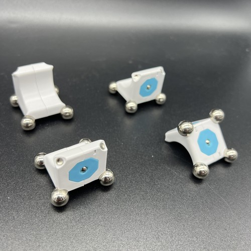 MOSS Robotics Pieces - Four Corner Pieces And 16 Magnetic Balls