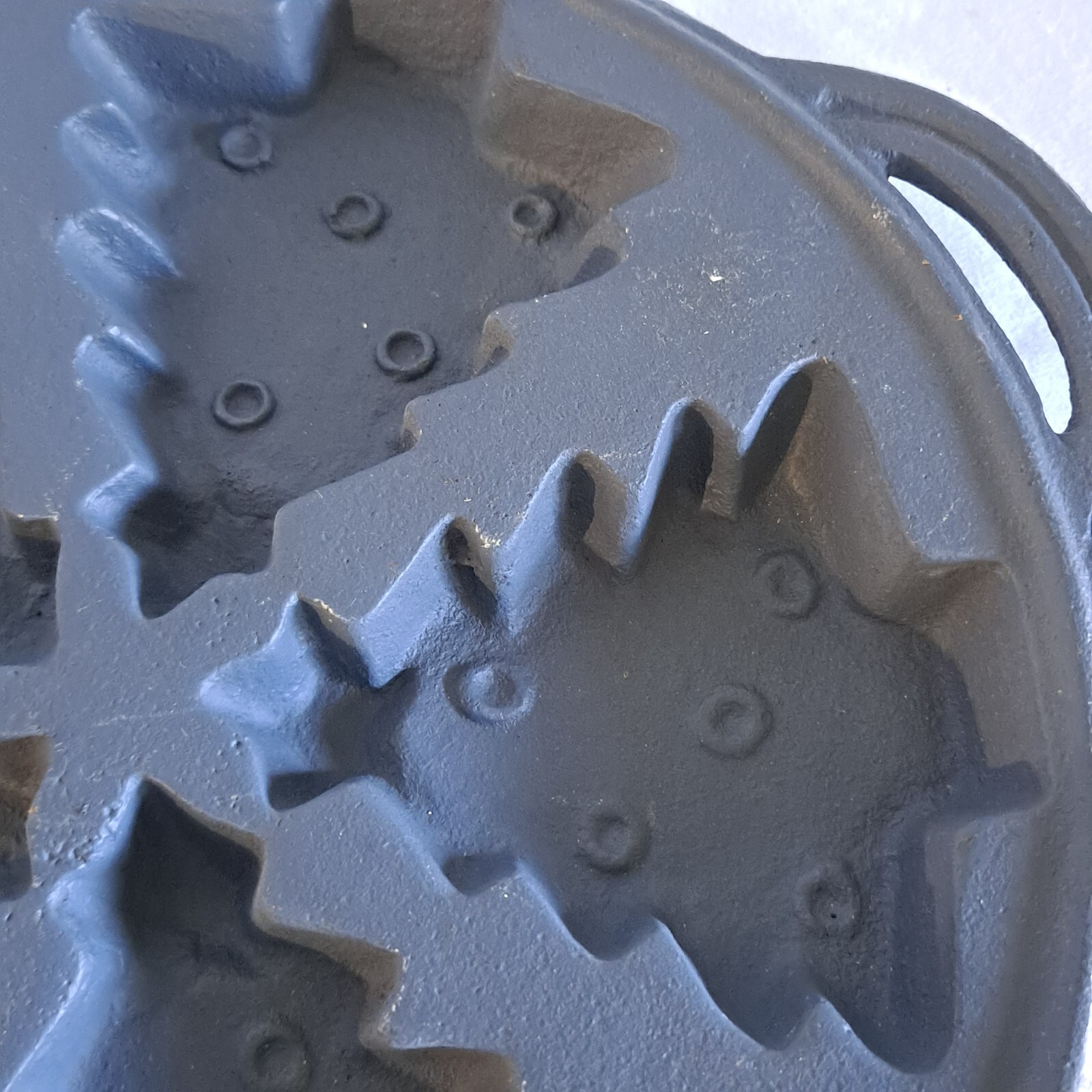 CAST IRON TREE MUFFIN PAN Christmas Cookie Mold Mini Cake Cupcake