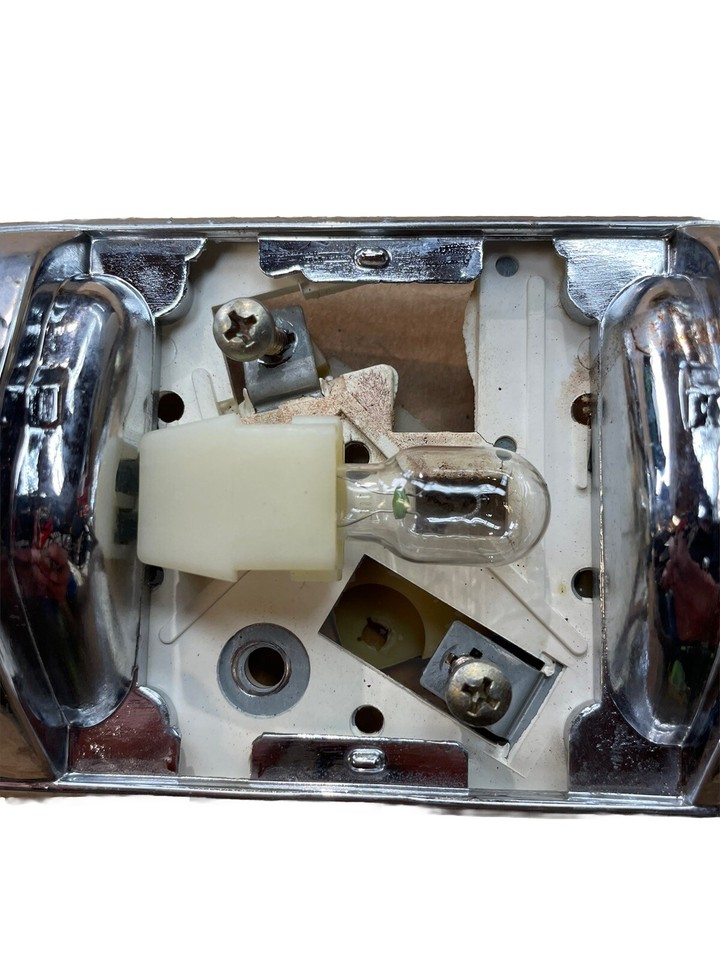 GENUINE Ford Truck interior Dome Light 88 89 90 91 92 93 94 95 96 F150