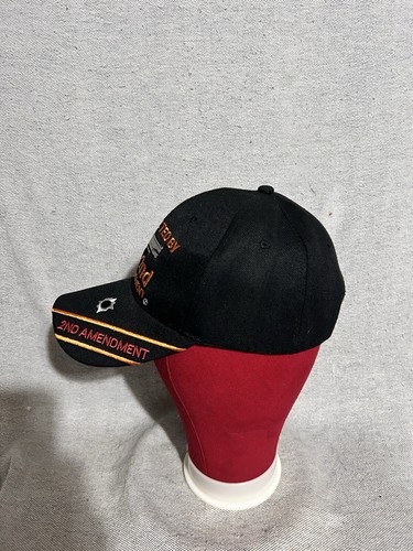 Cappello da baseball PROTETTO DAL 2° EMENDAMENTO ricamato 1911 semiautomatico nero - Foto 4 di 11