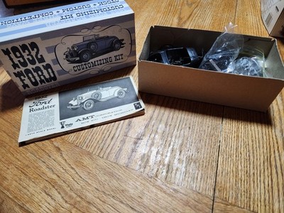 New AMT '32 Ford Roadster Customizing Kit Plastic Model Car Kit - Open Box