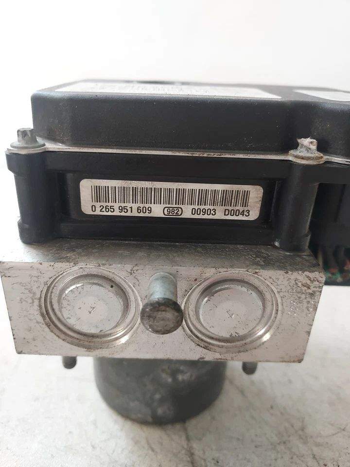 Jeep Liberty 2011-2012 ABS módulo de freno antibloqueo con bomba 05154233AB fabricante original Foto 3 de 4