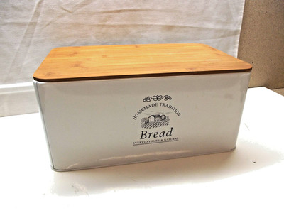 Kesper    Brotbox  Metall    32 x 15 cm Deckel als Schneidebrett Holz Bambus