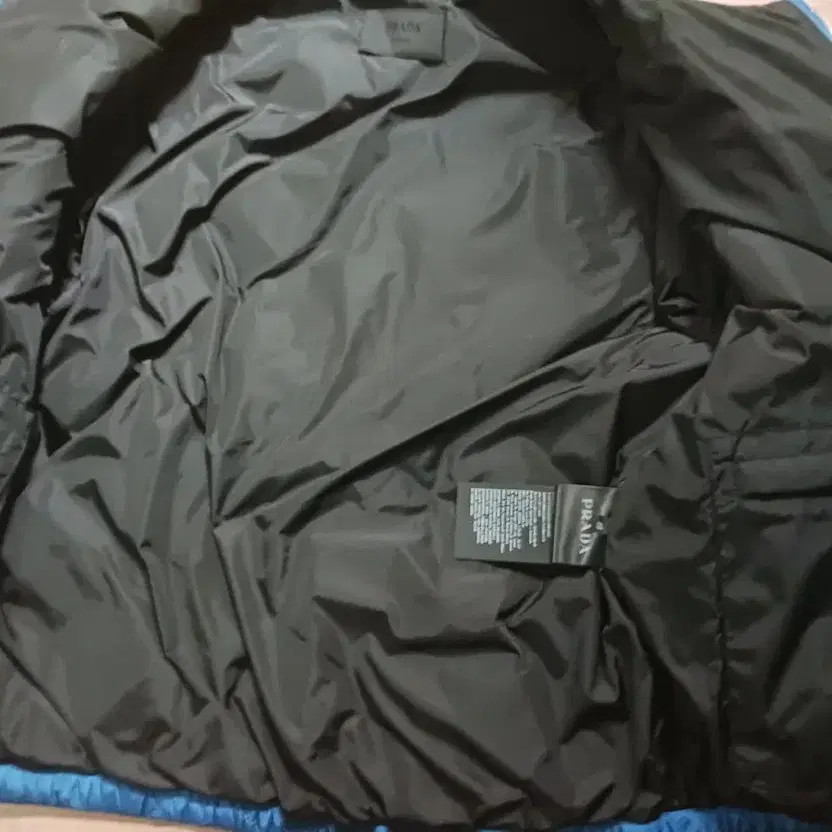 Prada Genuine Blue Quilted Hooded Lightweight Down Jacket 48 thumbnail 2