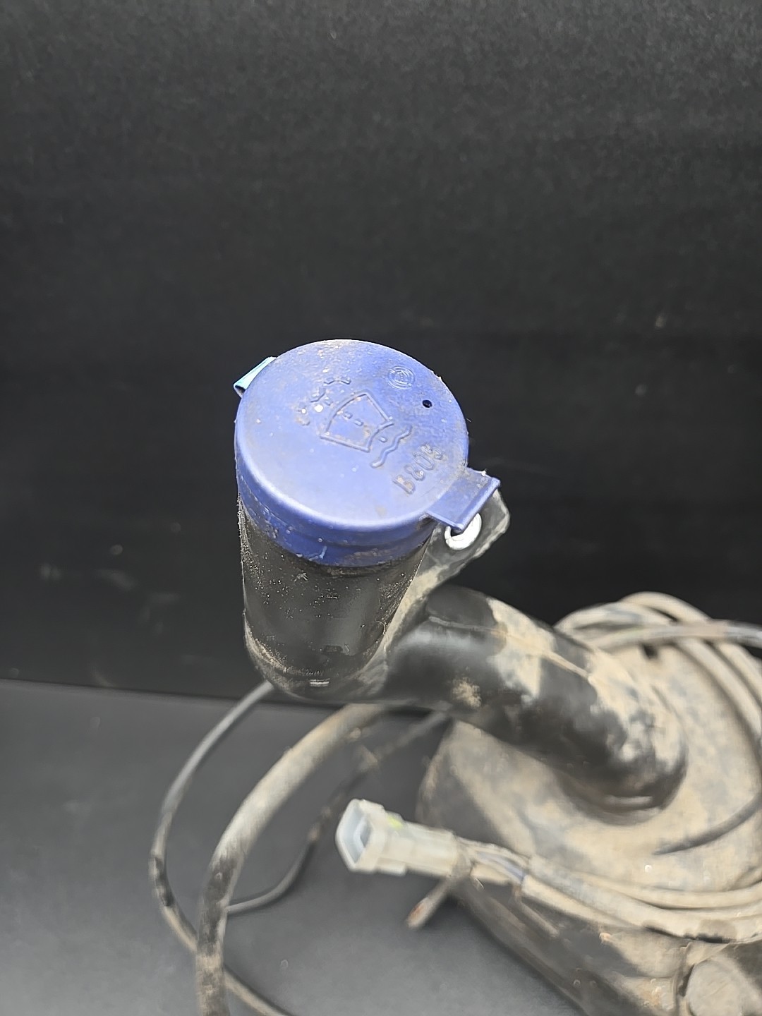 03-13 Maserati Quattroporte Headlight Windshield Washer Bottle Tank OEM