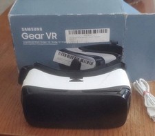 Samsung Gear VR Smartphone VR Headset SM-R322 White Black with Box and Cable