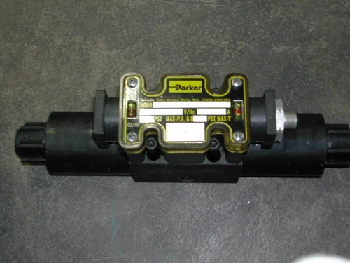 PARKER HYDRAULIC VALVE D1VW001CNJCM7B NEW OLD STOCK H2