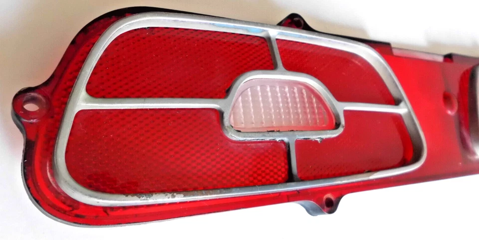 1970 1971 MERMERCURY MONTEGO, 71-77 COMET ПРАВАЯ ПРАВАЯ ПАССАЖИРСКАЯ СТОРОНА ЗАДНЯЯ ФАРА ЛИНЗА. - Изображение 2 из 4