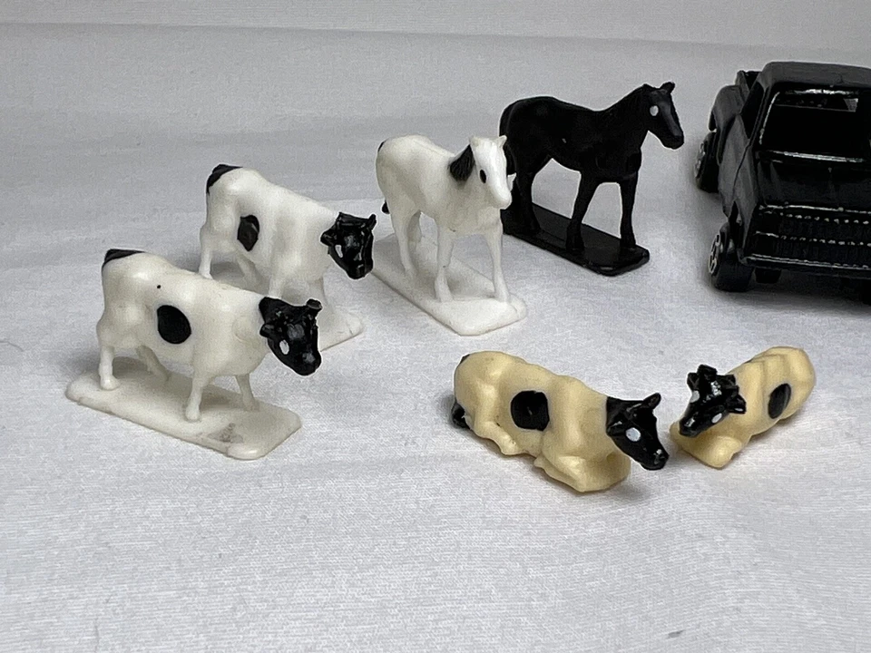 VTG TootsieToy  Red GM Firebird Die Cast Car & Chevy Truck W Train Accessories - Image 3 of 4