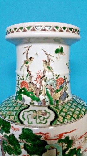 CHINESE FAMILLE VERTE PORCELAIN ROULEAU VASE KANGXI HAND-PAINTED SIGNED - Picture 7 of 12