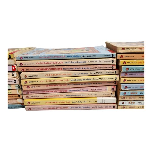 The Baby Sitters Club Books Lot of 31 Ann Martin Paperback Vintage - Picture 3 of 22