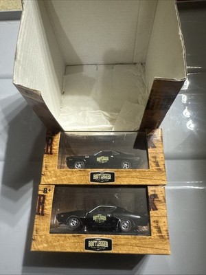 M2 Bootlegger Series 71 Dodge Charger And 71 Cuda Come With Original Store Box