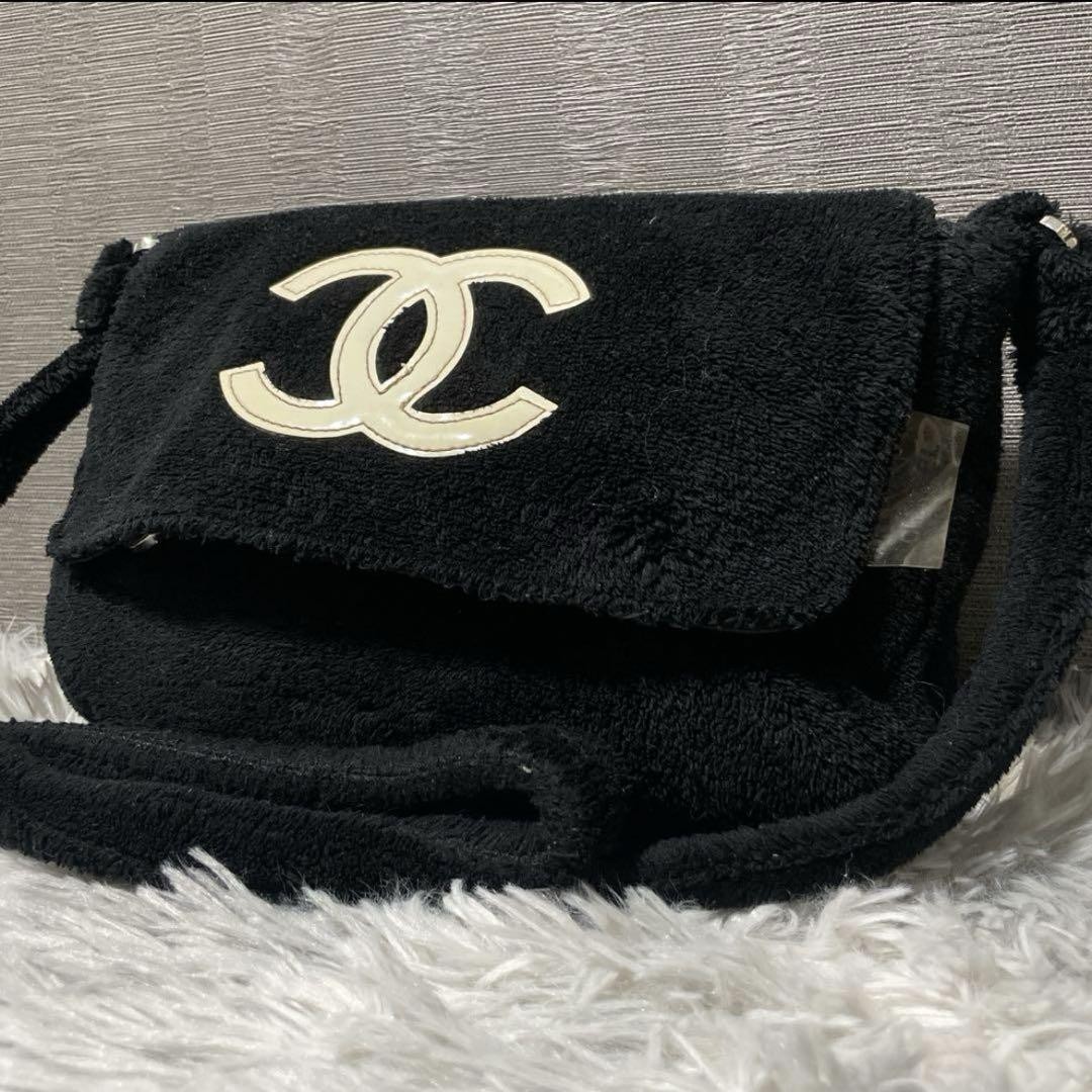CHANEL Black Boa Feather Shoulder Bag Novelty Design