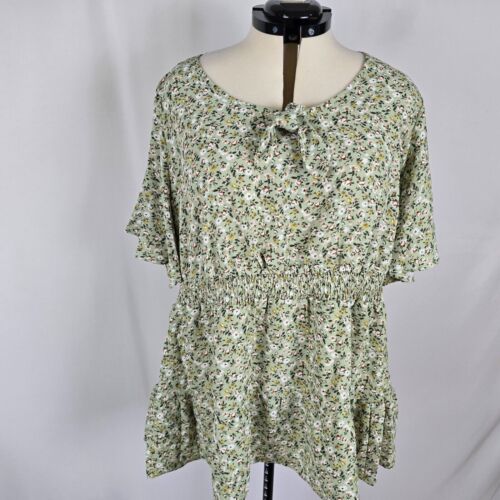 Bloomchic Blouse Women's 3X Floral Knotted Neck Shirred Short Sleeve Sage NWT
