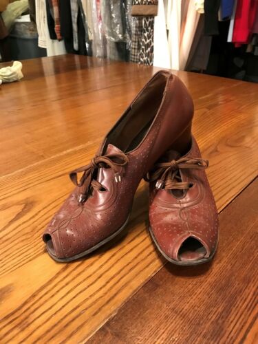 Antique Vintage 1920s BROWN LEATHER SHOES Peep Toe w/Bakelite Ties - Picture 1 of 9