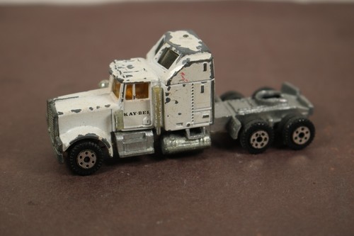 Road Champs White Kenworth Aerodyne Conventional Semi Truck LQQK
