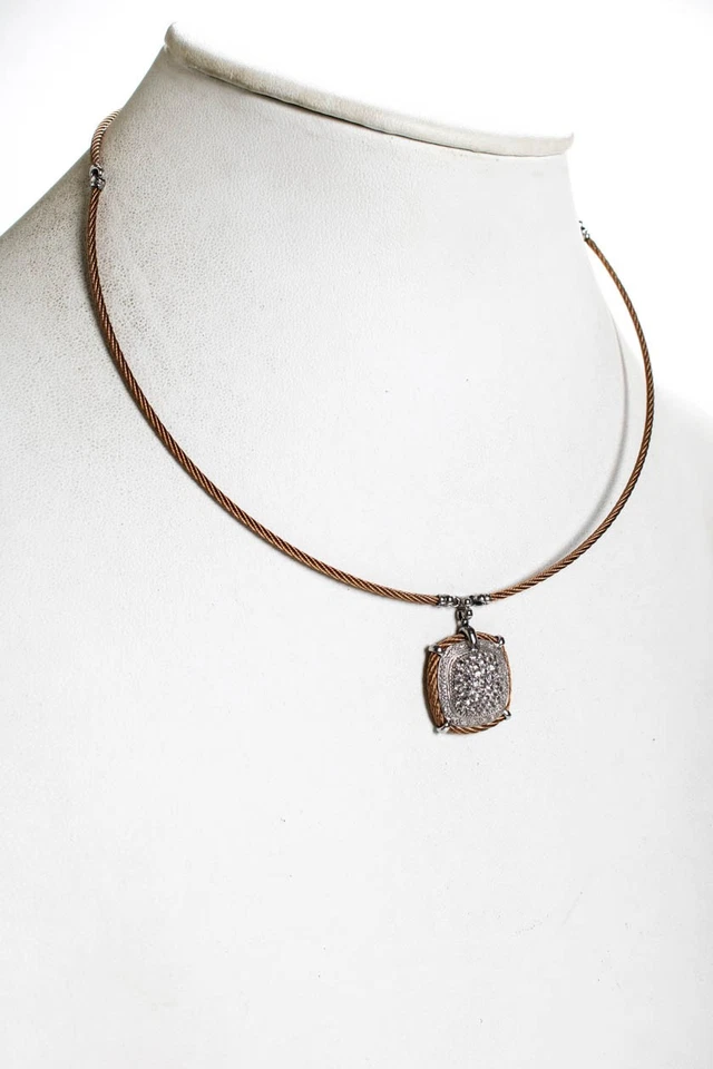 Pluma cuadrada Charriol para mujer acero oro blanco de 18 quilates topacio pavé diamante Foto 3 de 4