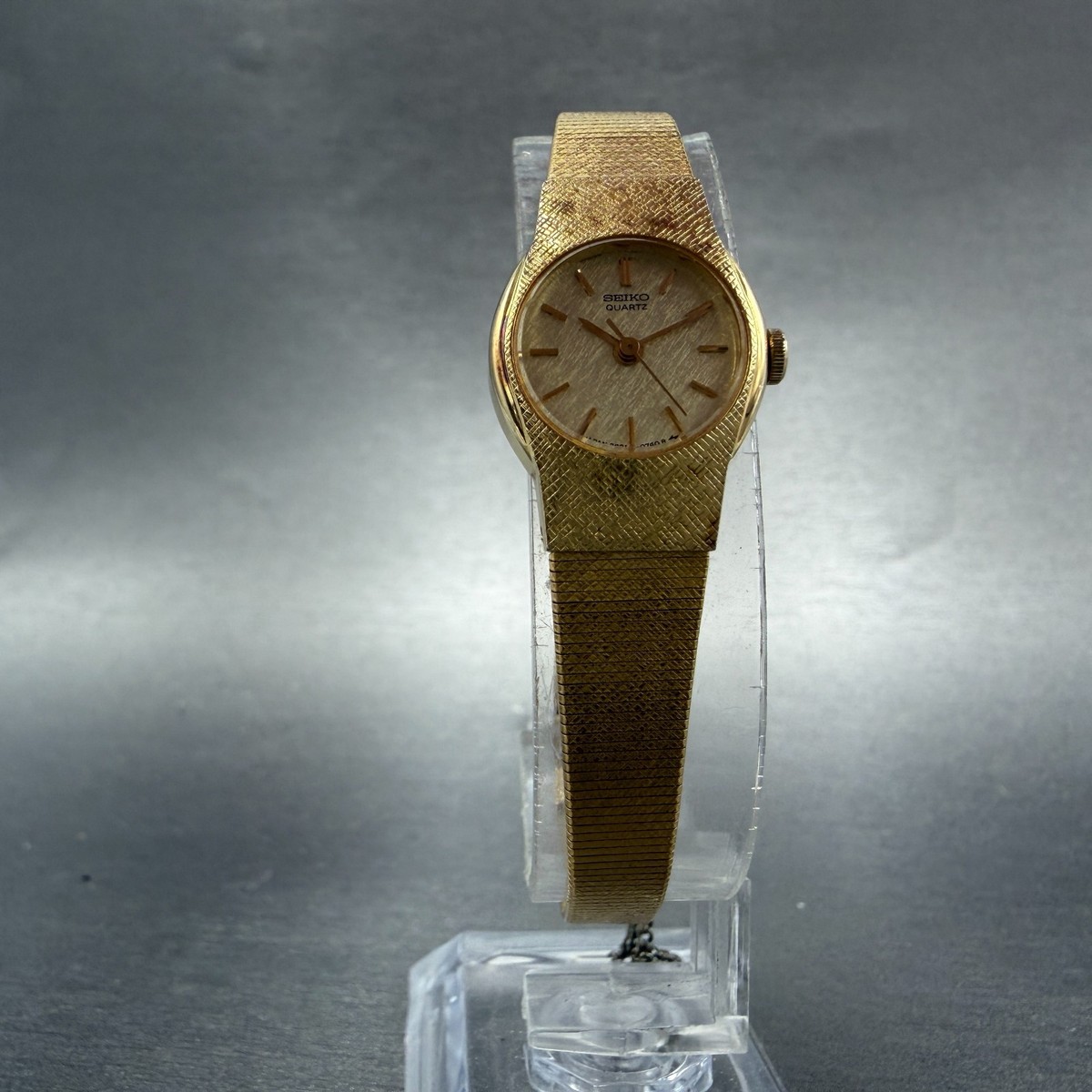 Seiko Watch Women 17mm Champagne Dial Gold Tone Round 2C21-0160