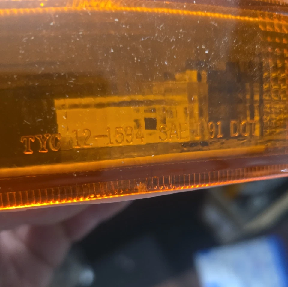 1995-1996 CHRYSLER SEBRING LEFT SIDE TURN SIGNAL LIGHT LAMP OEM, 116-58547 - Image 3 of 4