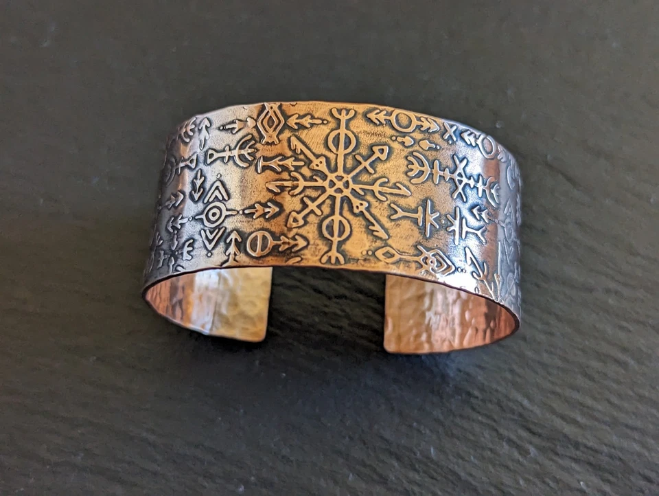 Wide copper cuff bracelet with nordic runes - handmade - medium wrist - Image 2 of 4