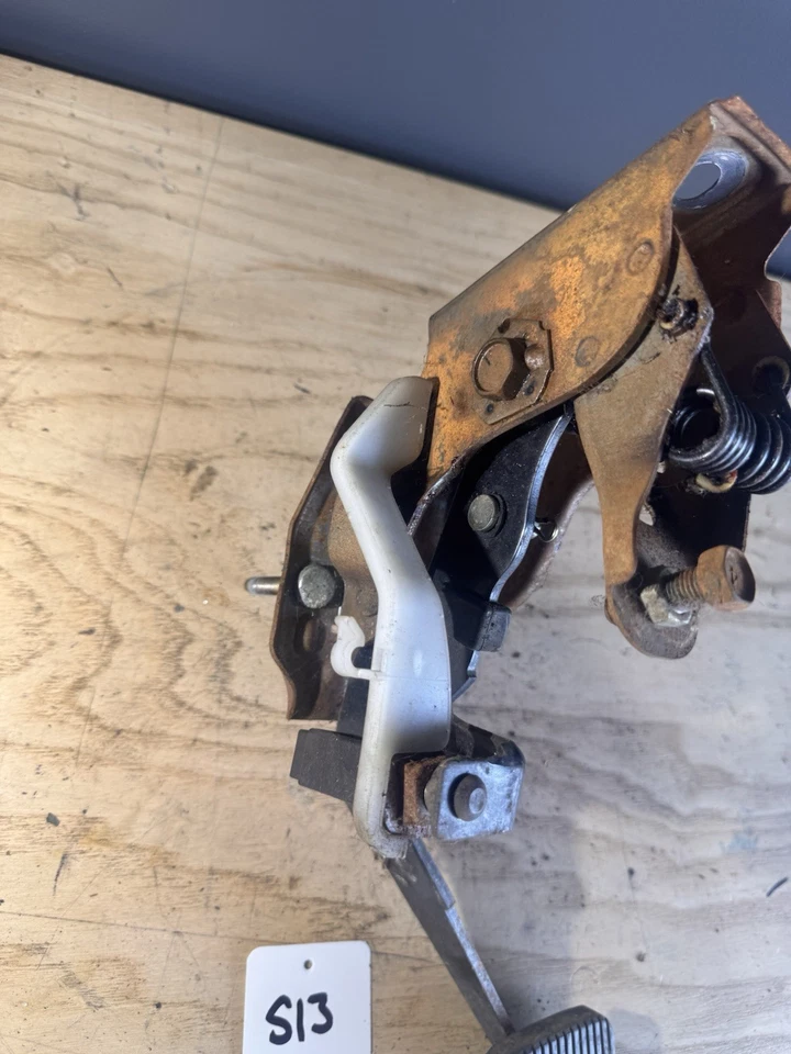 Pedal de embrague manual Nissan S13 240sx 1989-94 Foto 2 de 4