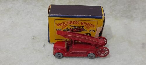 MATCHBOX DENNIS FIRE ENGINE 09-B IN BOX MADE IN ENGLAND
