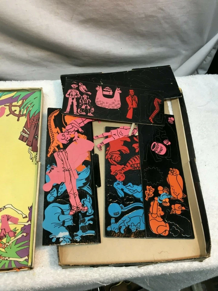 Kit de dibujos animados de Winnie The Pooh de Walt Disney de colección plástico en formas 1964 Foto 2 de 4