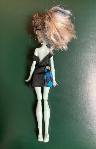 Vintage Monster High Doll #4 2008 Mattel- (Multi-Color Hair) - Picture 2 of 2