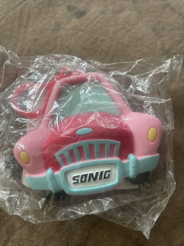 Sonic 1998 Picture Pockets PINK CAR Clip On Keychain PHOTO FRAME Keeper New