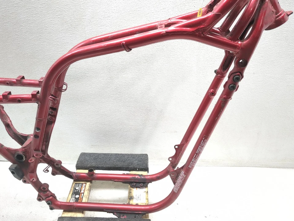 92-04 Suzuki VS800 Intruder chassi quadro principal CLN reto - Imagem 4 de 4