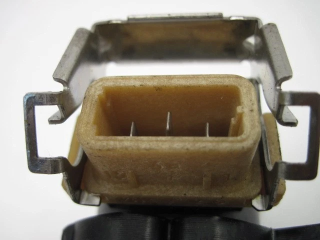 BOBINA DE ENCENDIDO BMW 320i 850i M5 X5 Z3 Z8 1995 95 96 - 03 1748017 756206 Foto 3 de 4