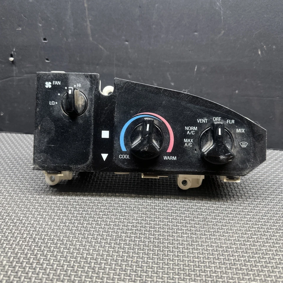 Ford Econoline E150 1998-2004 control manual de temperatura climatizado Foto 2 de 4