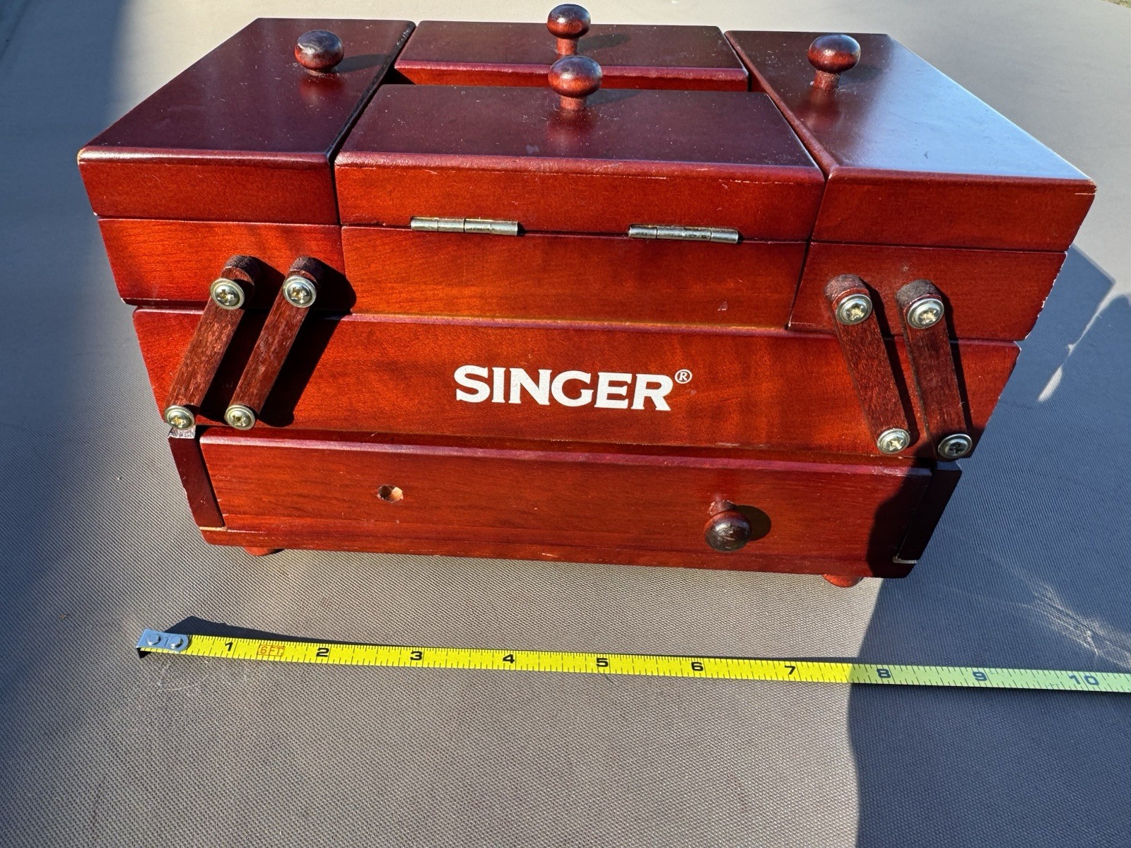 Vintage Singer Wood Sewing Box With Accordion Food Out Drawers & Lots Of Thread