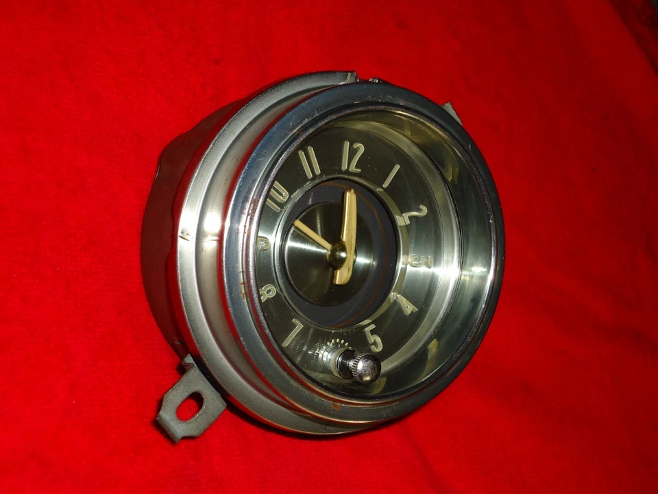 SERVICED WORKING NEW-HAVEN CAR CLOCK 1953 BUICK SUPER & ROADMASTER 12 VOLT NICE - Image 2 of 4