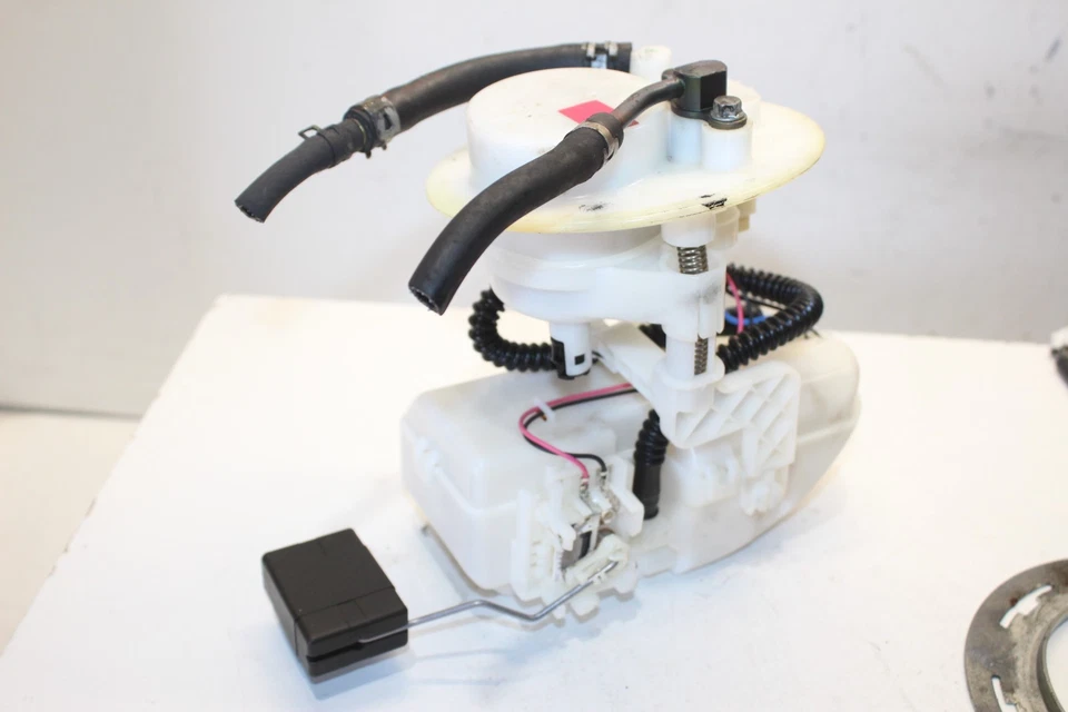 Bomba de combustible Honda GL1800 2001-2005 16700-MCA-013 OEM Foto 4 de 4