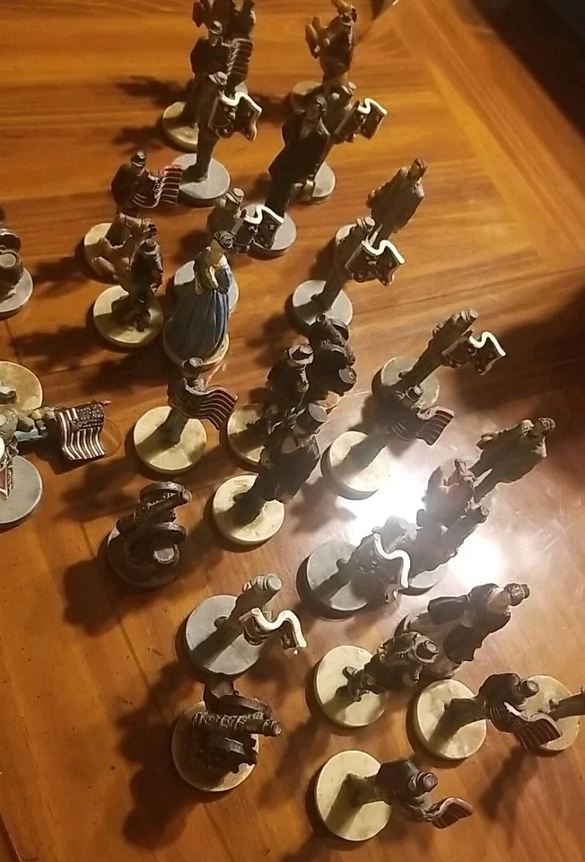 Piezas de ajedrez vintage de resina de la Guerra Civil (incompletas) años 80 Franklin Mint Foto 2 de 4